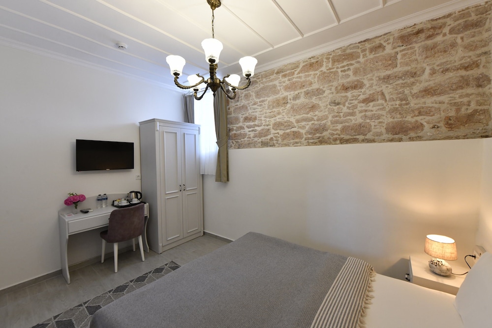 Economy Double Room photo 2