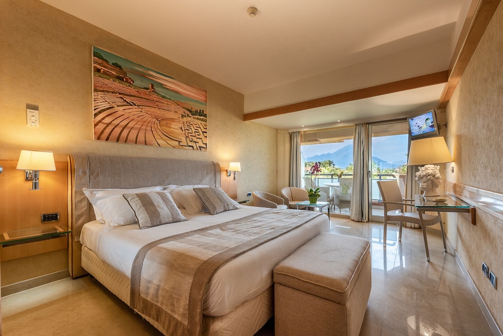Deluxe Double Room - Photo 1