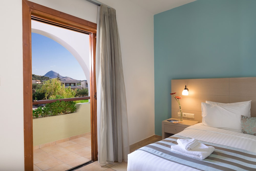 Superior Triple Room, Partial Sea View