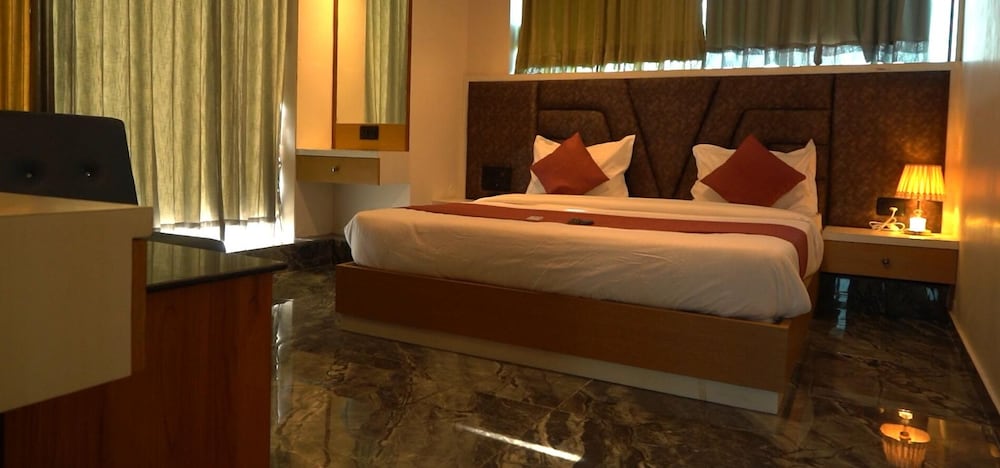 Superior Suite, City View