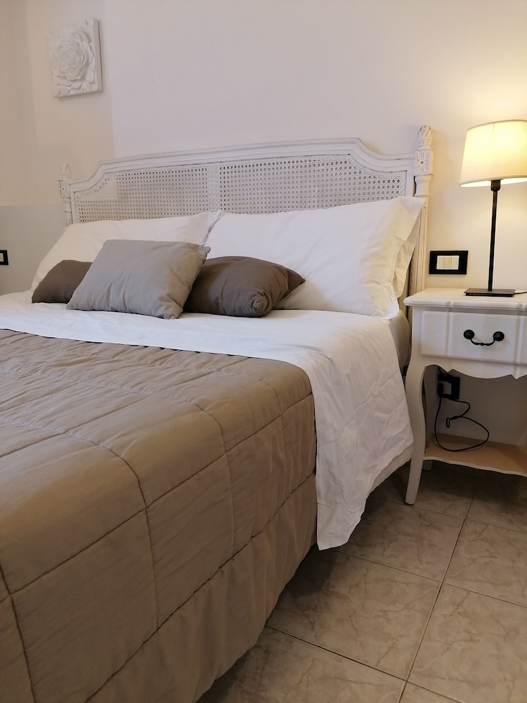 Classic Studio, 1 Bedroom photo 2