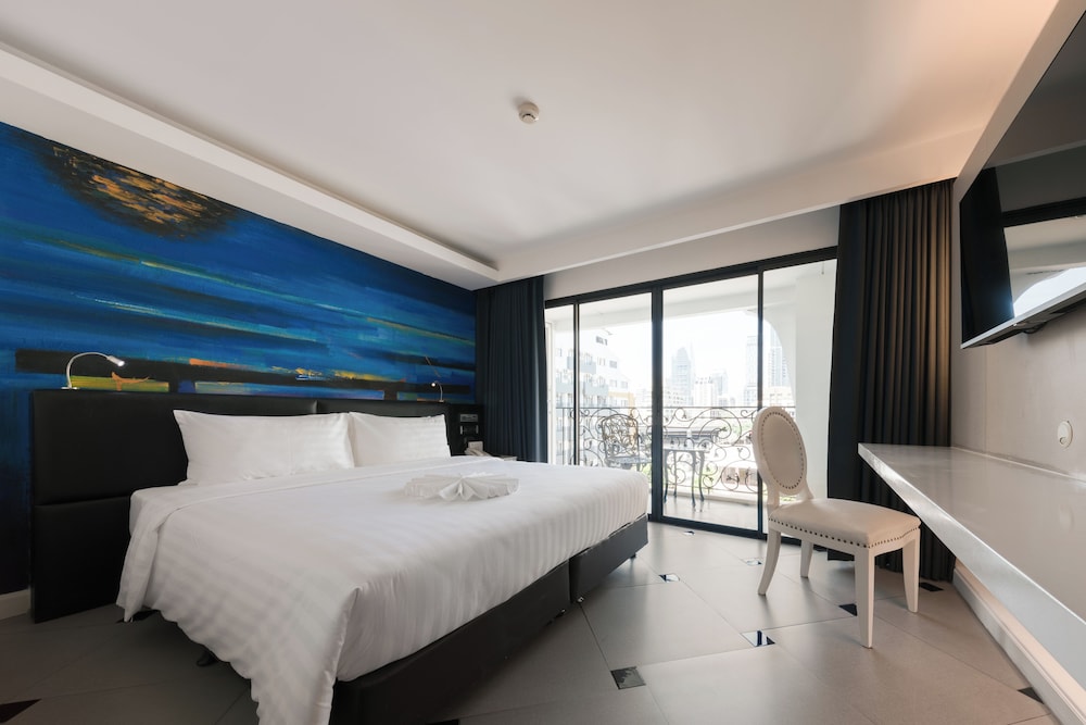 Executive Double Room, City View photo 3