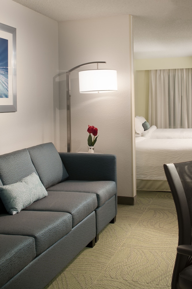 Suite, 2 Double Beds - Photo 8