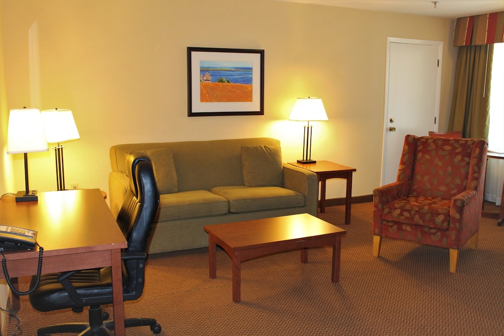 Renovated 1 King Bed Suite - Main building - Photo 4