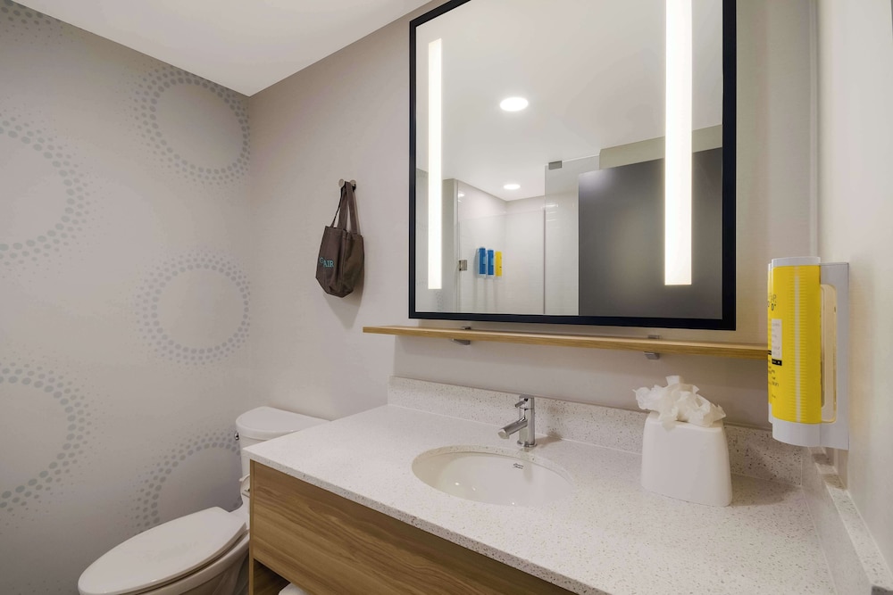 Room, Multiple Beds - Photo 8