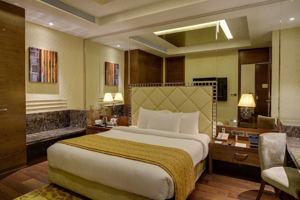 Premium Queen Room photo 2