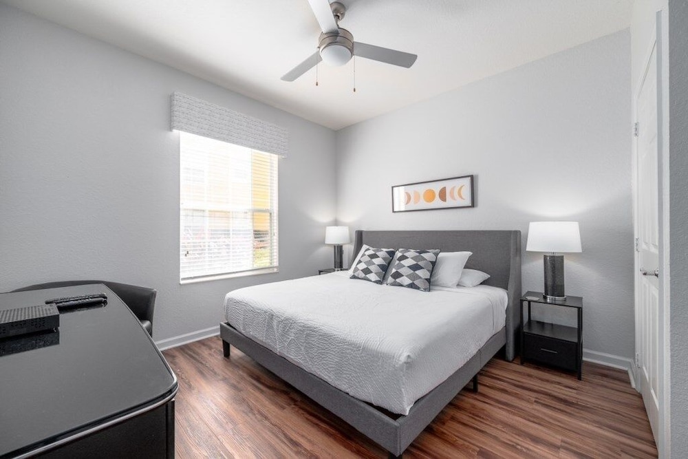 Condo, 2 Bedrooms