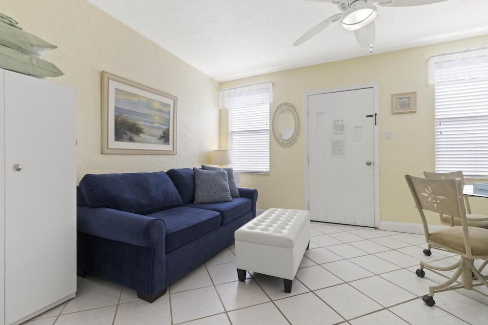 Apartment photo 3