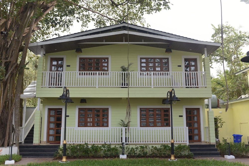 Deluxe Double or Twin Room, Garden View