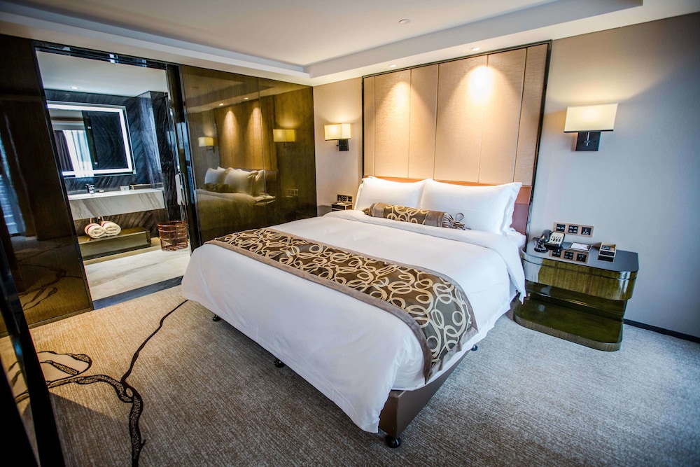 Executive Room, 1 King Bed photo 3