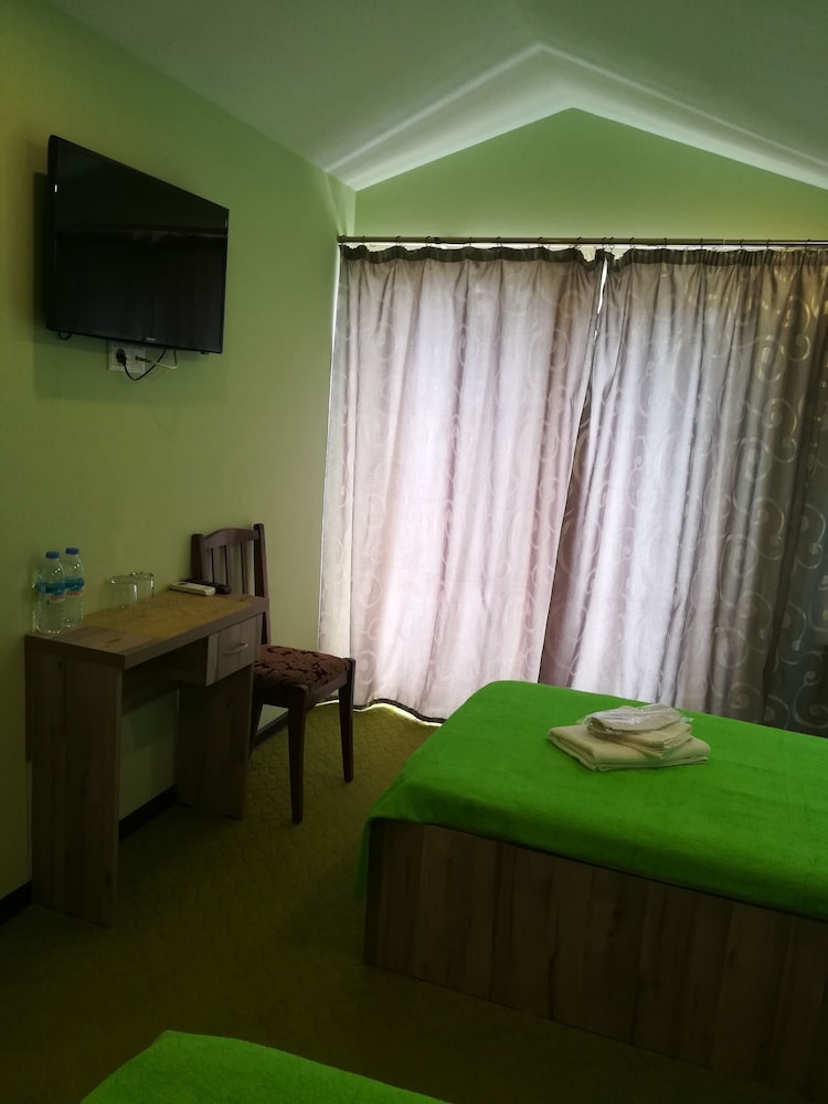 Standard Twin Room, Balcony, Garden View photo 3