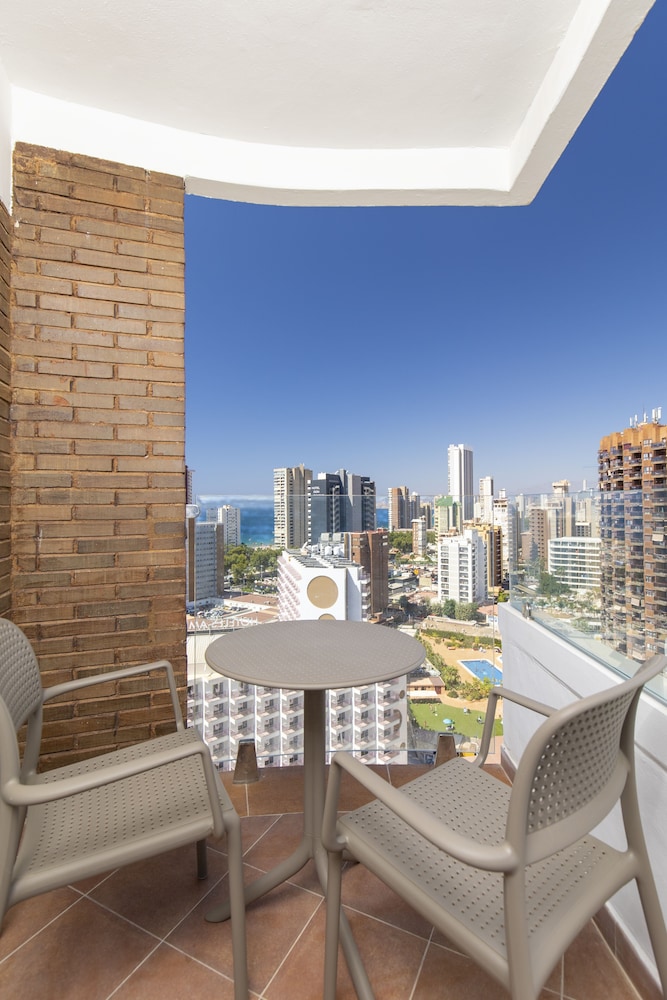 Family Room, Terrace, Pool View (3 Adults + 1 Child) photo 3