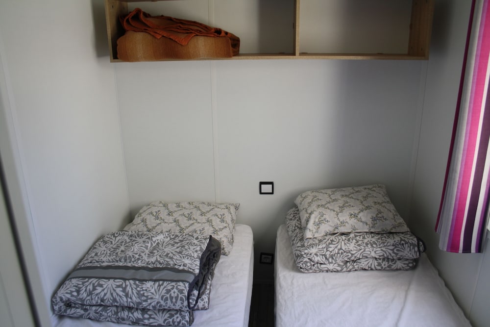Mobile Home, 3 Bedrooms photo 1