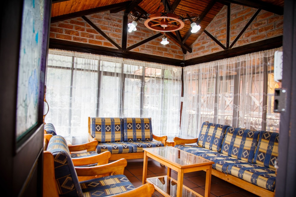 Family Bungalow, 4 Bedrooms, Fireplace, Mountain View photo 3