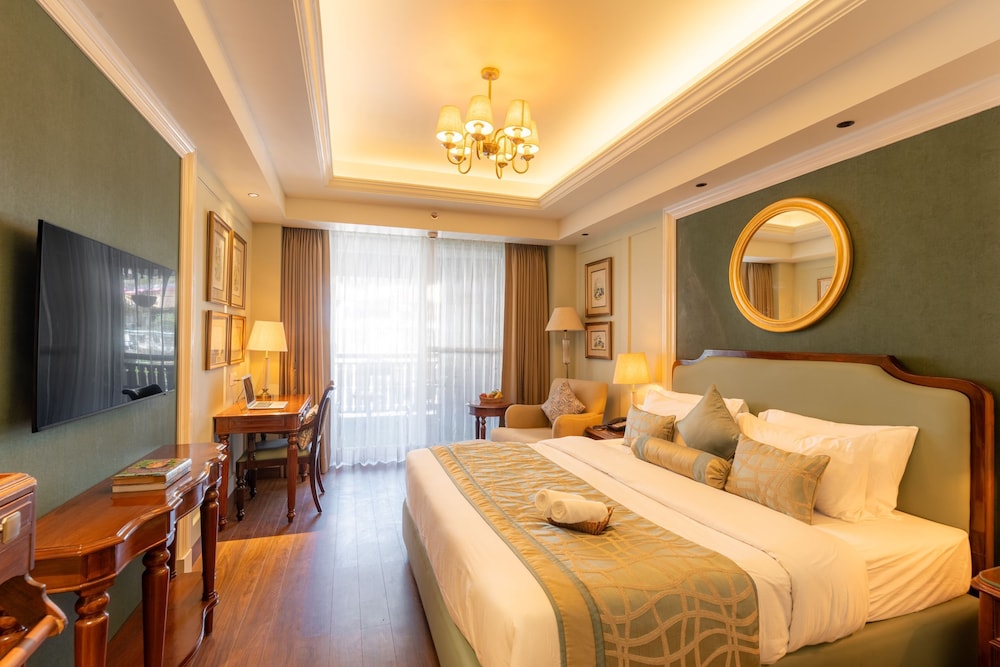 Junior Suite with Balcony B Wing