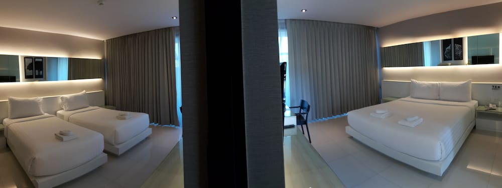 Family Double or Twin Room thumbnail 5
