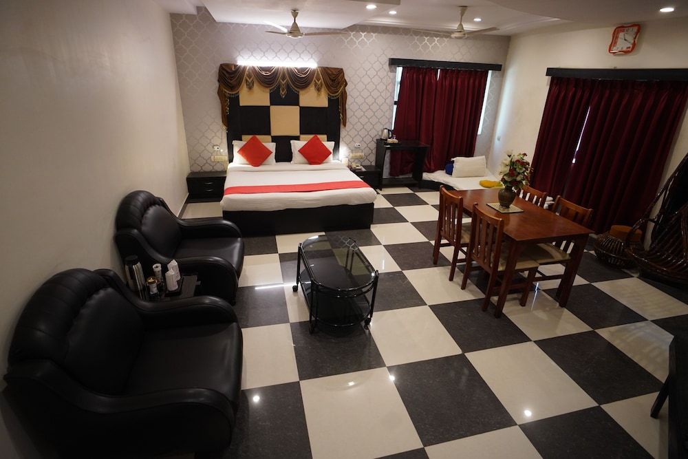 Suite Room - Photo 5