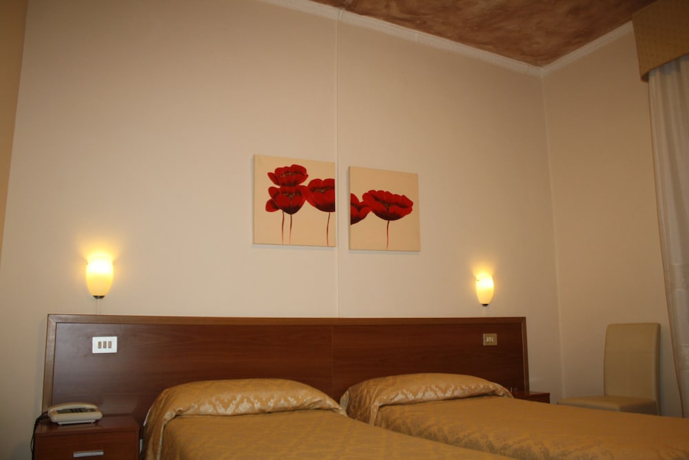 Double Room - Photo 3