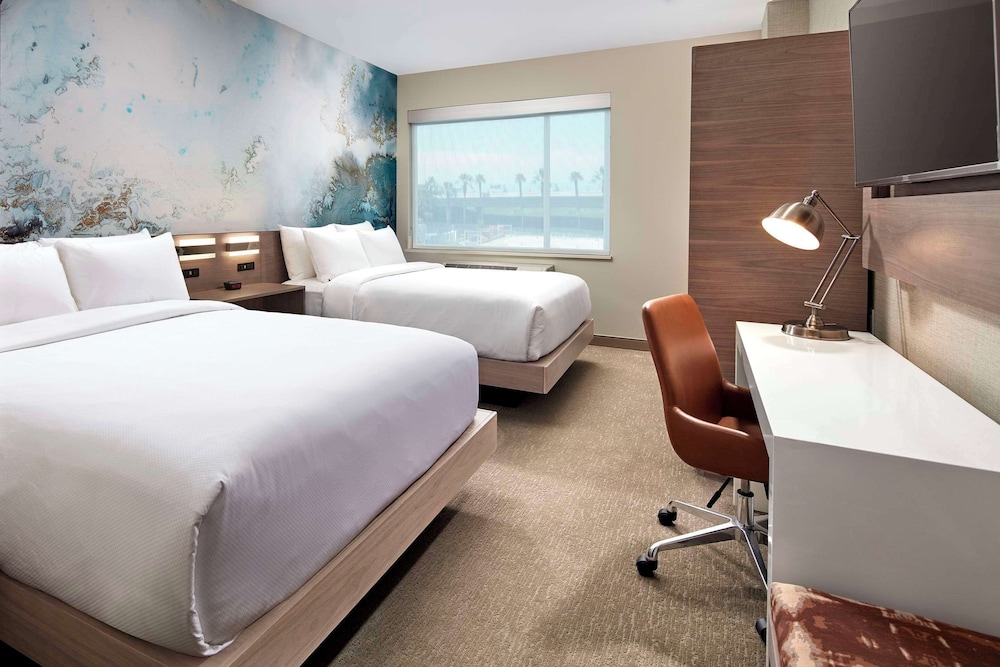 Suite, Multiple Beds, Non Smoking (Upgrade) photo 1