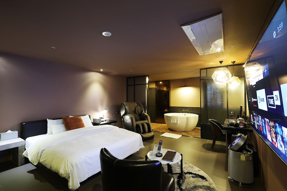 Basic Studio Suite photo 2