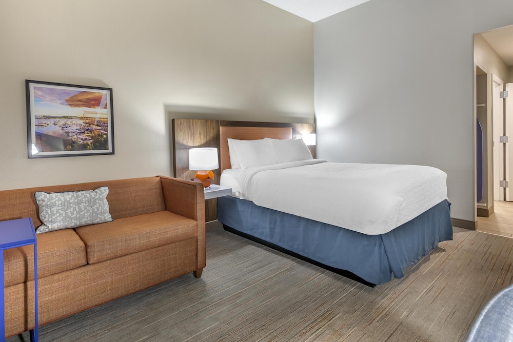 Room, 1 Double Bed, Accessible, Bathtub (Mobility & Hearing) - Photo 1