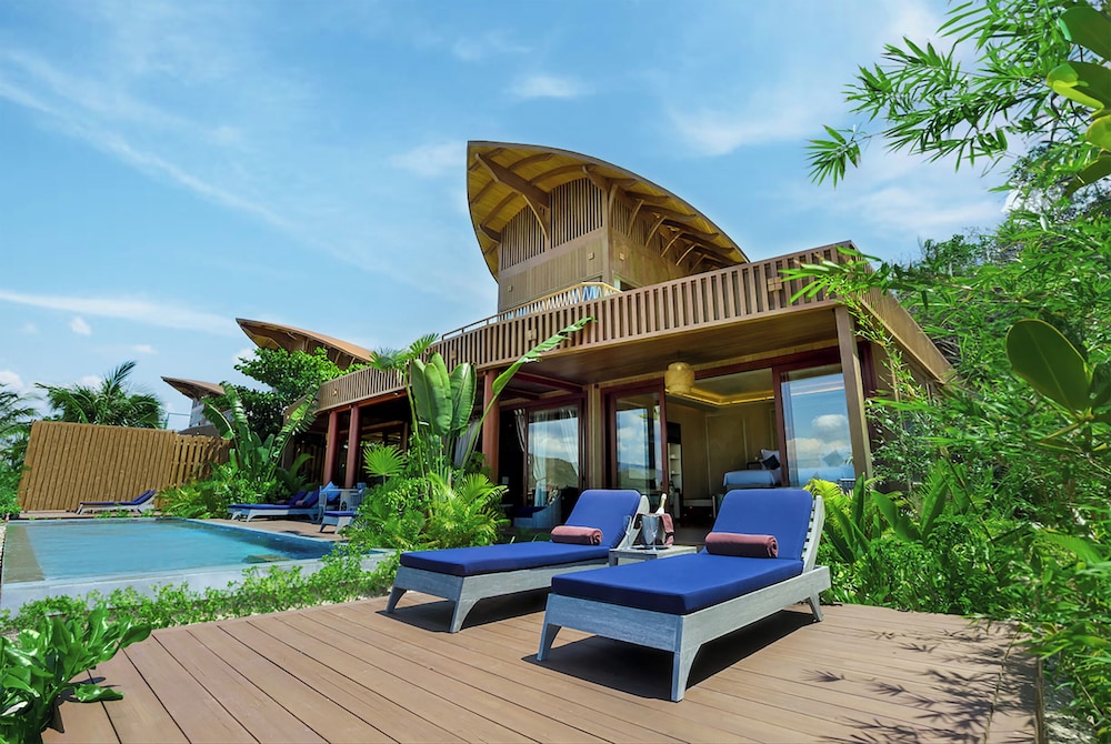 Two Bedrooms Beachfront Pool Villa photo 3