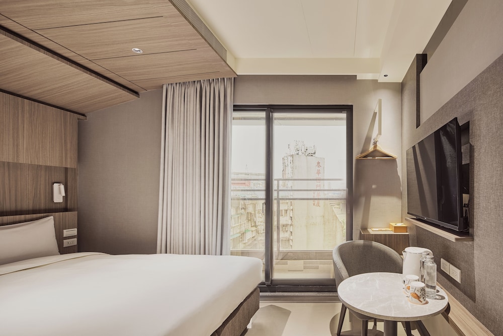 Superior Room, City View