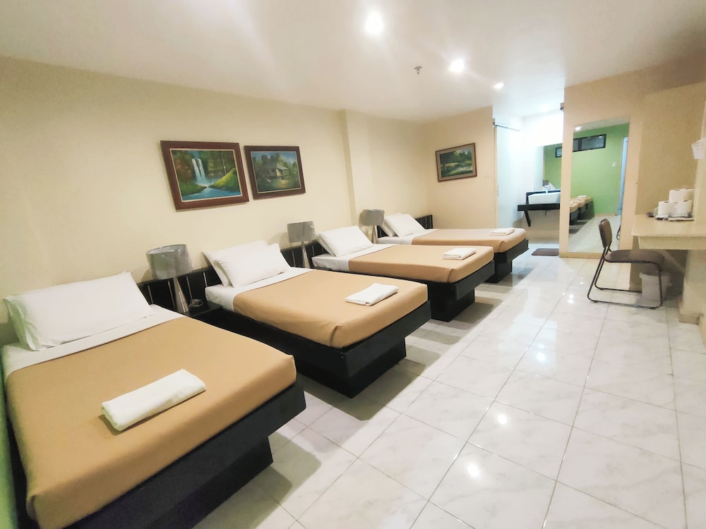 Quadruple Room - Photo 1