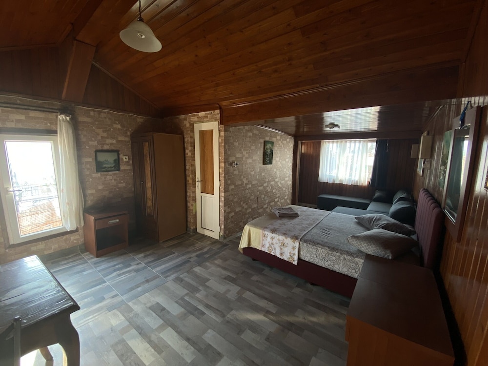 Superior Studio