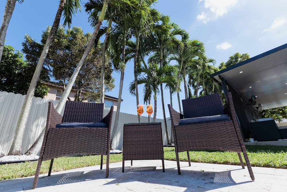 Miami Getaway Heated Pool House & Pool Table Villa, Foto 19