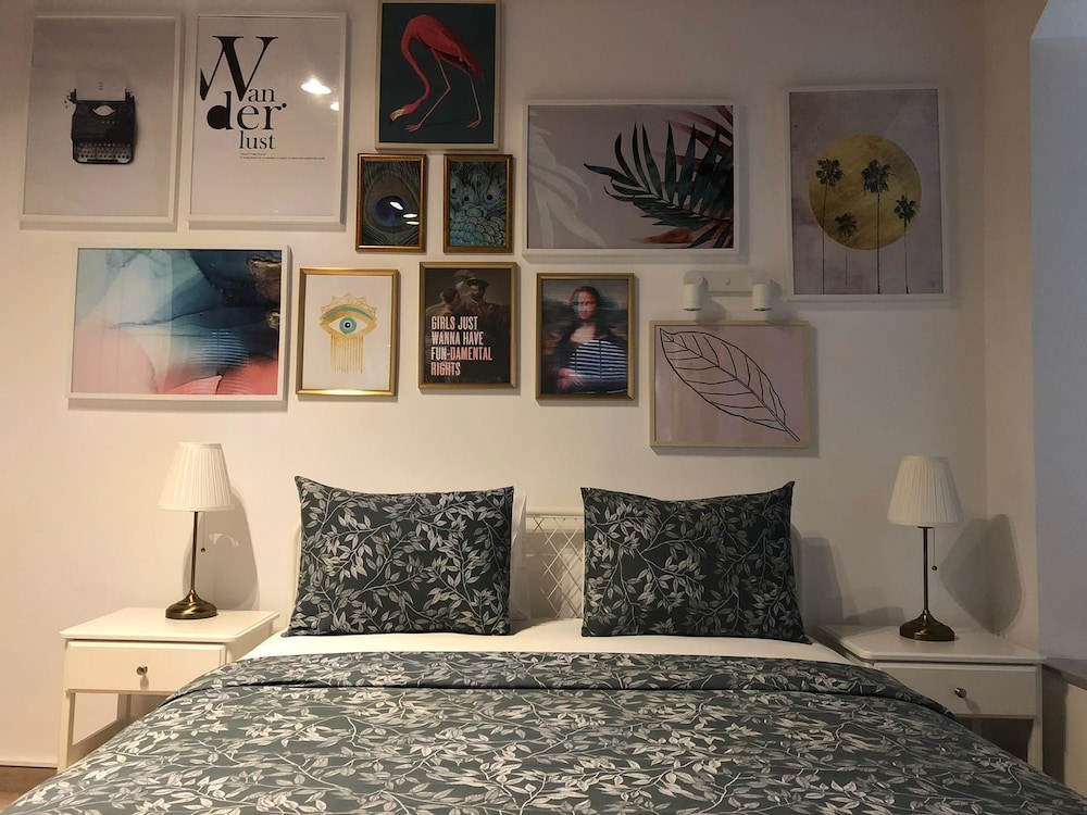 Standard Condo photo 1