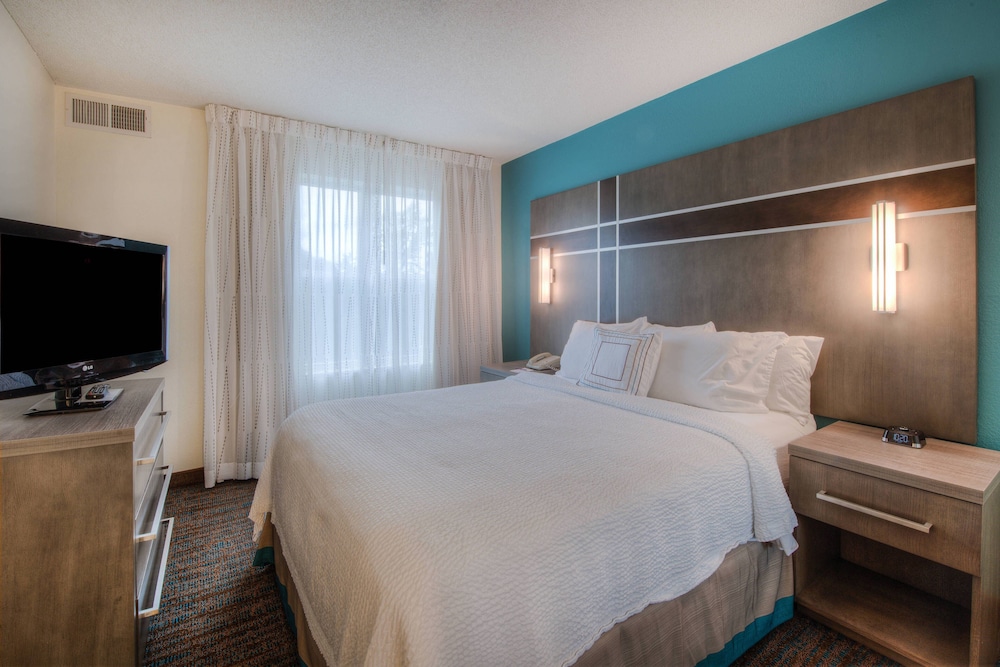 Suite, 2 Bedrooms - Photo 7