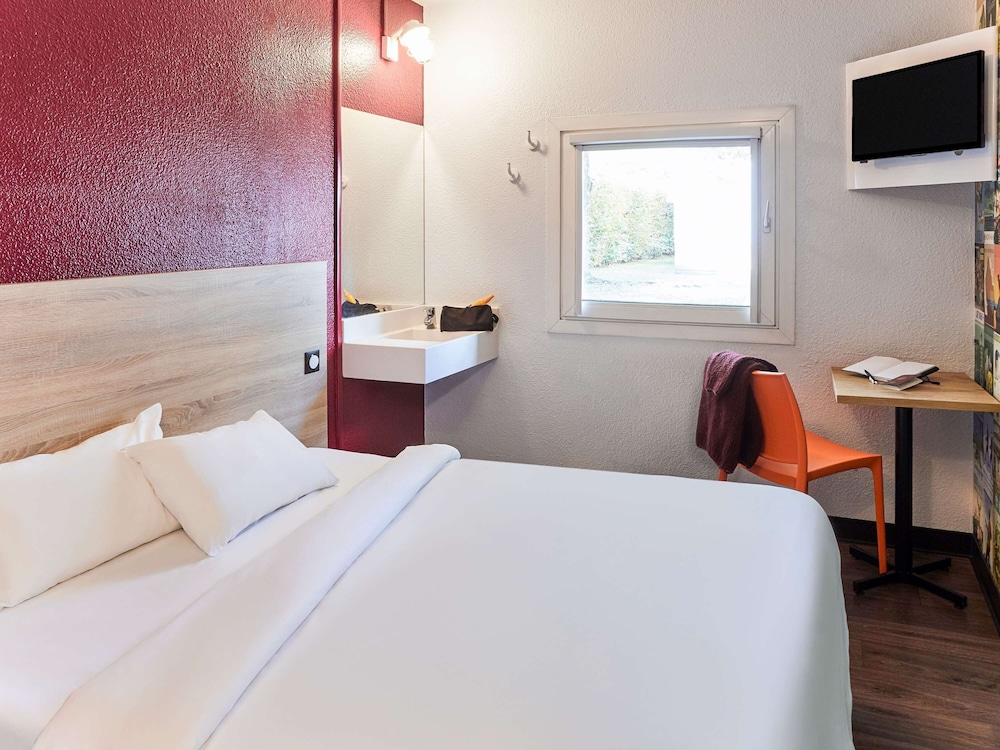 Tandem Room for 2 travelers maximum. Les Basiques #ontheroad photo 2