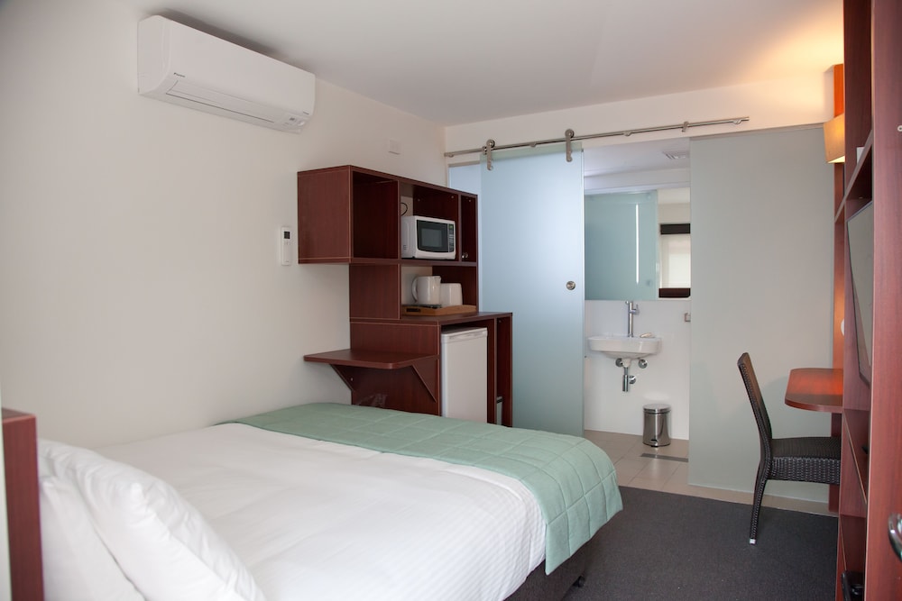 Standard Queen Room photo 1