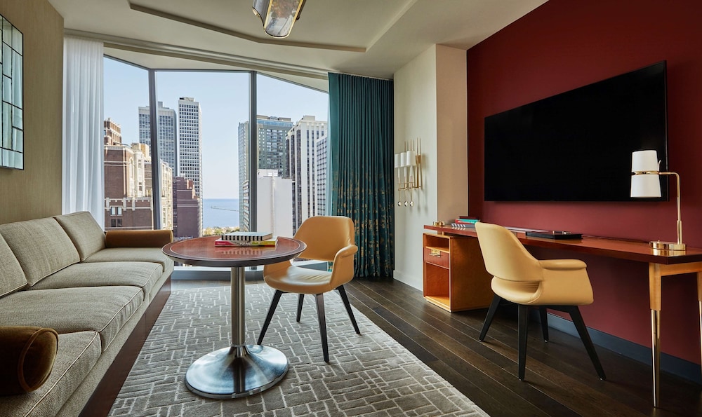 Suite, 1 Bedroom, Accessible, Lake View thumbnail 6