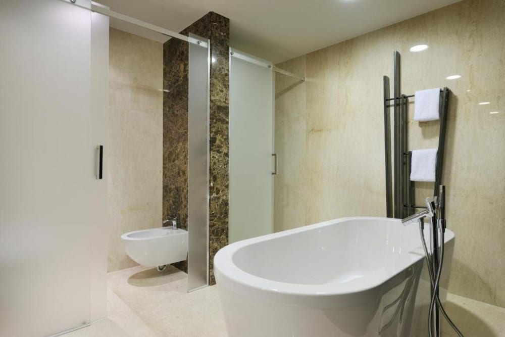 Suite, 1 Bedroom photo 3