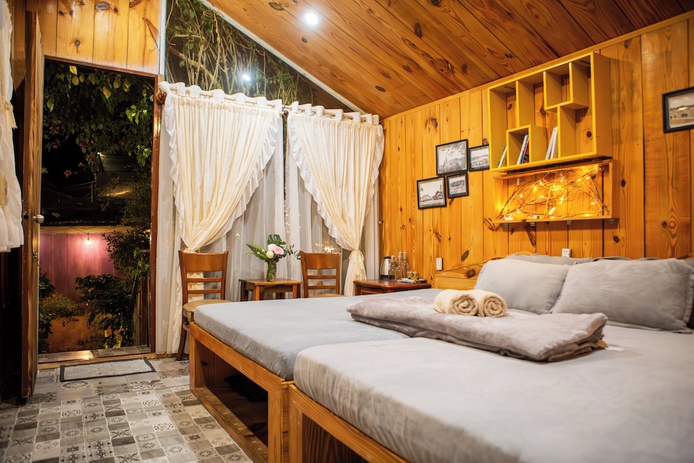 Family Bungalow, Hill View