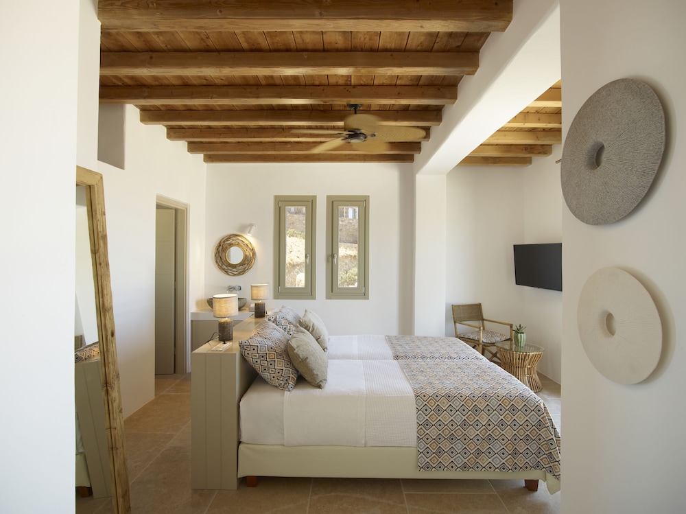 Luxury Villa, Multiple Bedrooms, Private Pool, Sea View