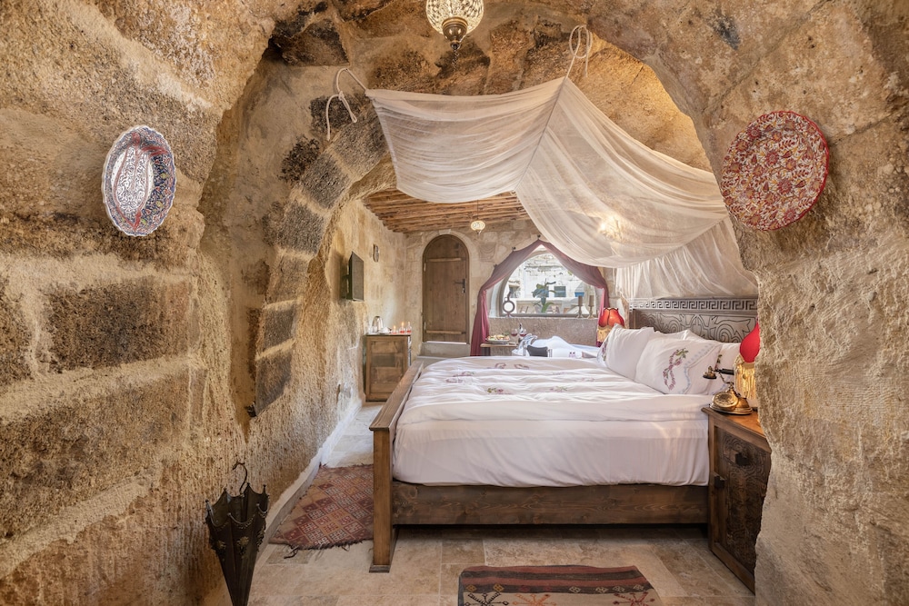 Deluxe Suite - Photo 19