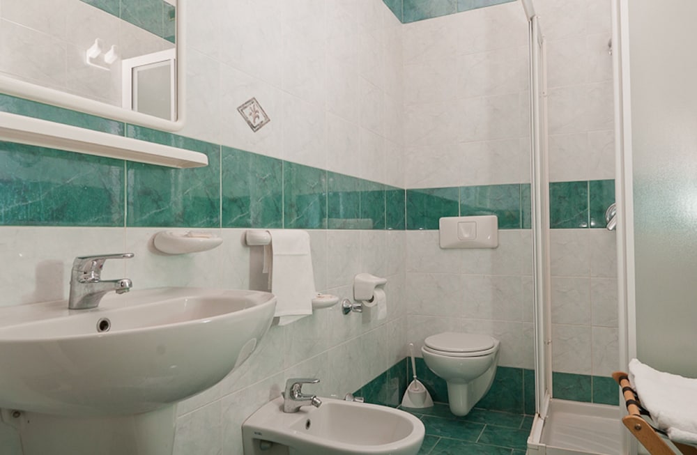 Superior Double or Twin Room - Photo 2