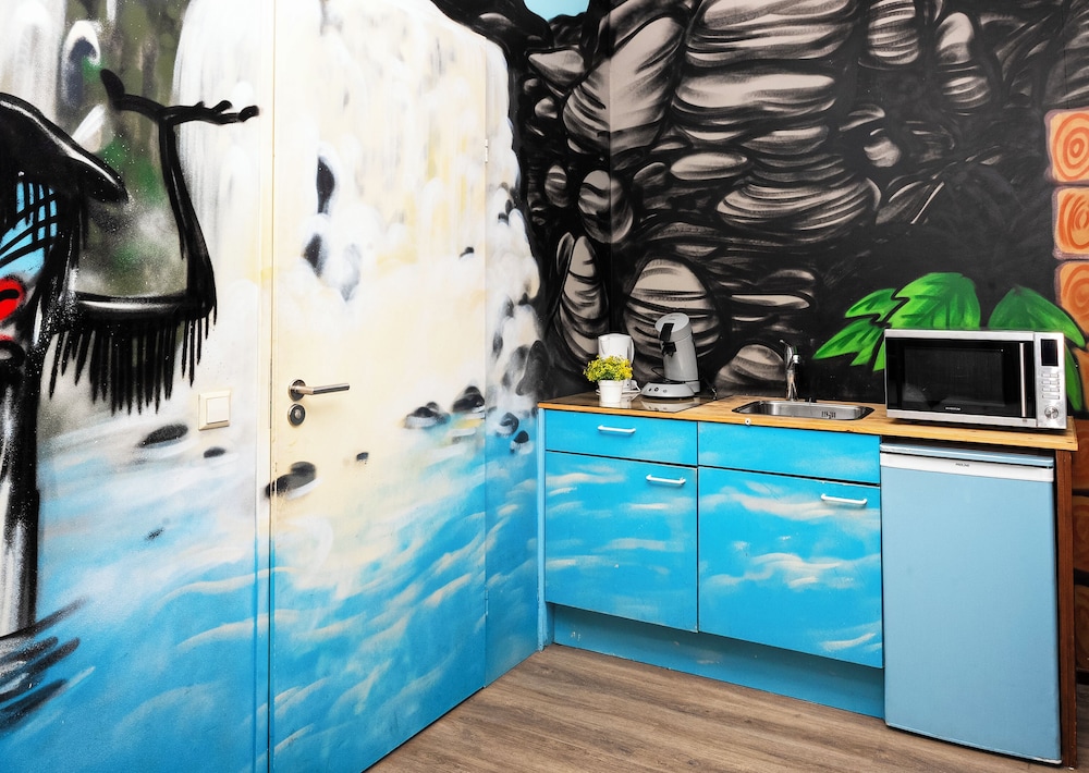 Basic Studio thumbnail 6