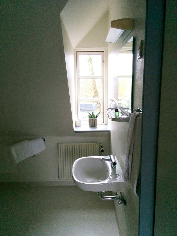 Basic Room, Non Smoking photo 3