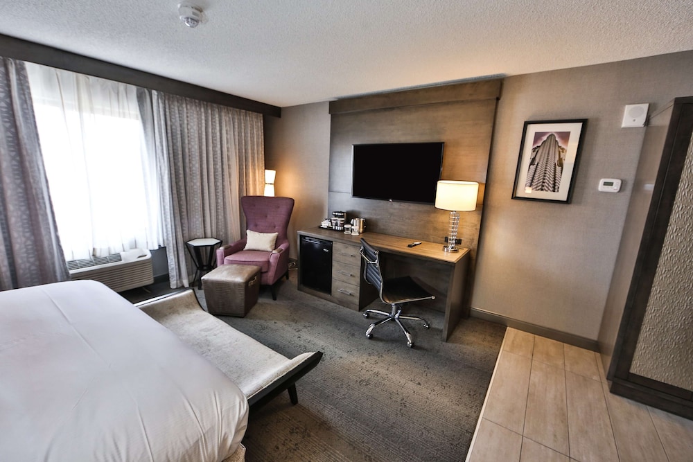 Room, 1 King Bed, Non Smoking (Extended) photo 3
