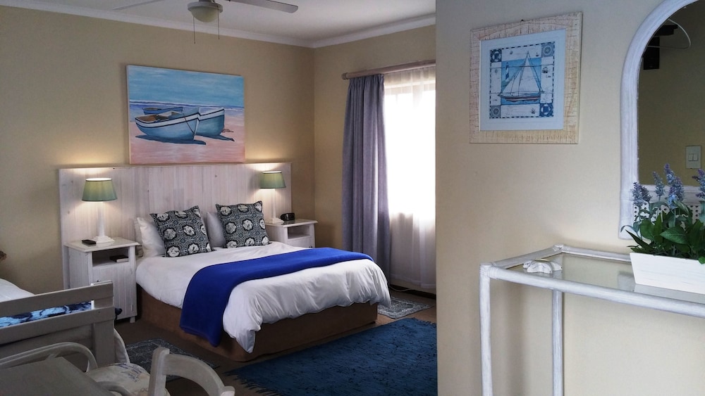 Standard Double or Twin Room photo 1