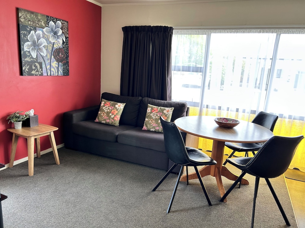 Suite, 1 Bedroom photo 2