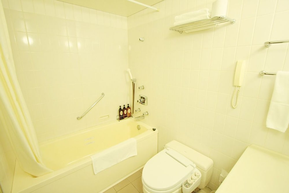 Standard Twin Room, Non Smoking - Photo 5