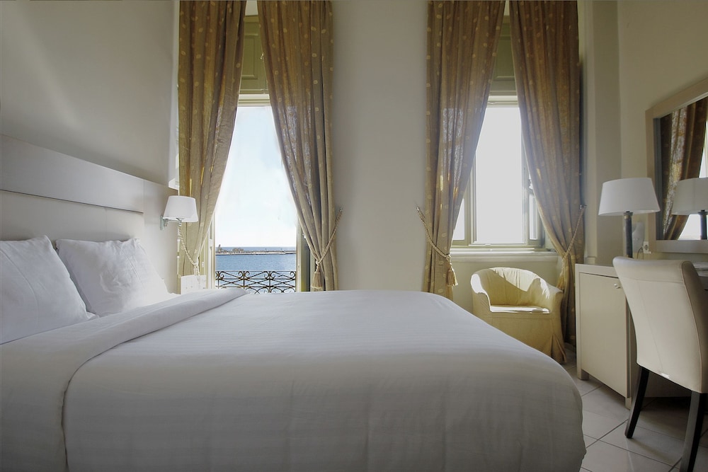 Deluxe Double Room (window or balcony)