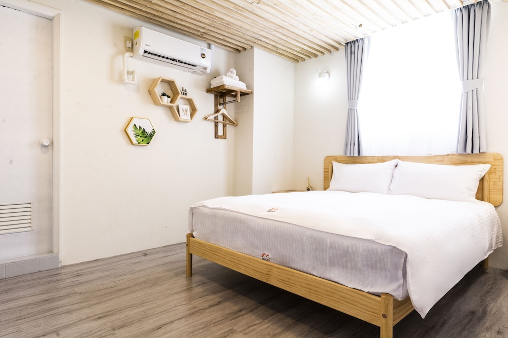 Standard Double Room - Photo 18