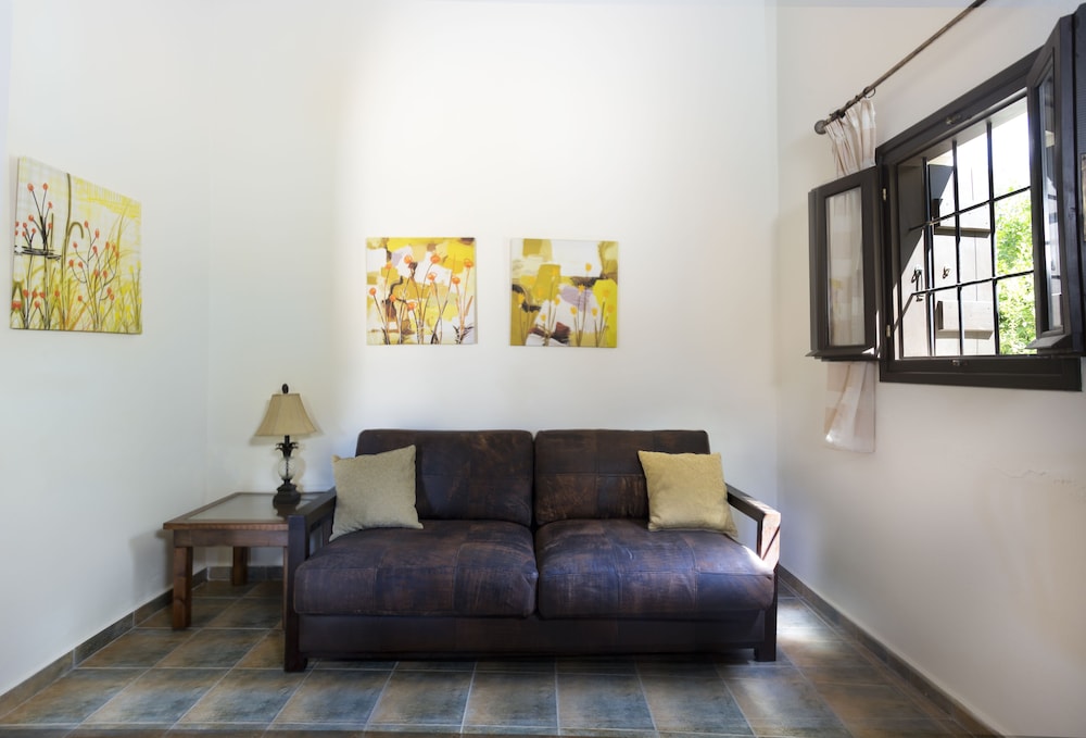 Apartment, 2 Bedrooms, Pool Access