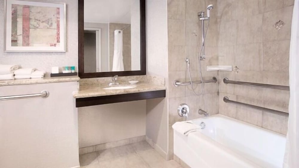 Executive Suite, 1 King Bed with Sofa bed, Mountain View - Photo 4